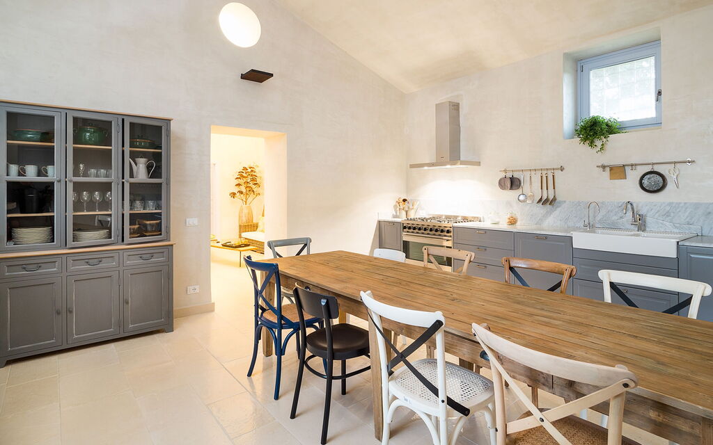 Villa Dimora Pura: Dining Room, Kitchen