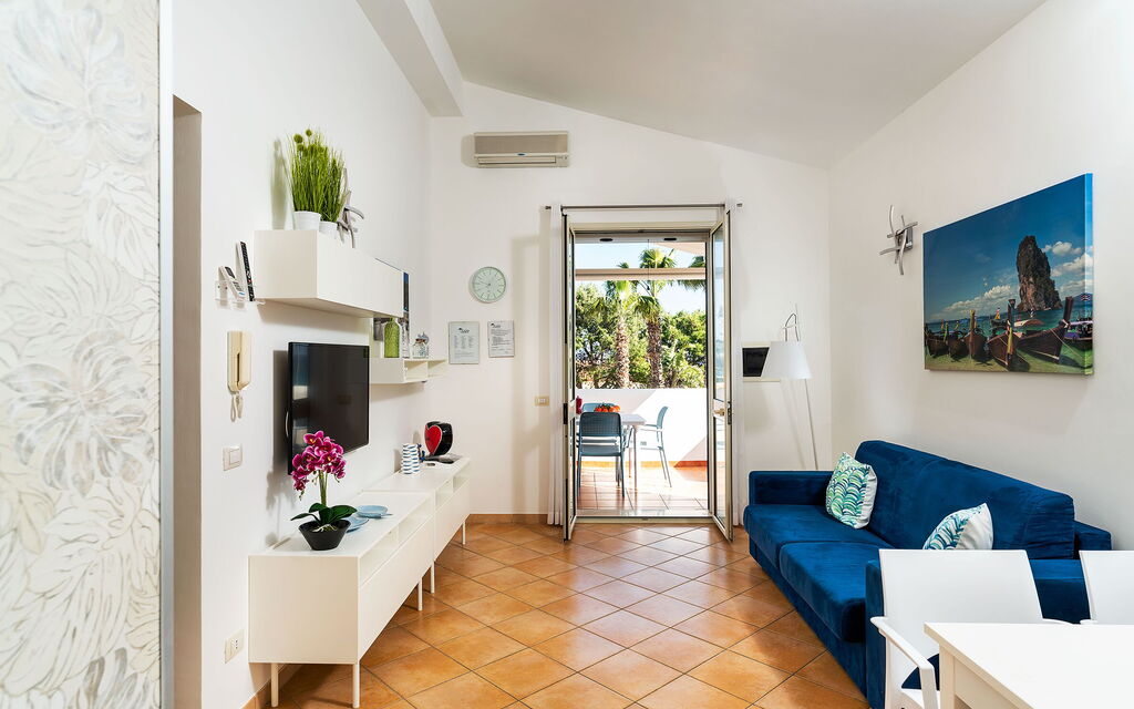 Anny - : Dining Room, Kitchen, Living Room