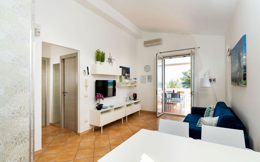 Anny - : Dining Room, Kitchen, Living Room