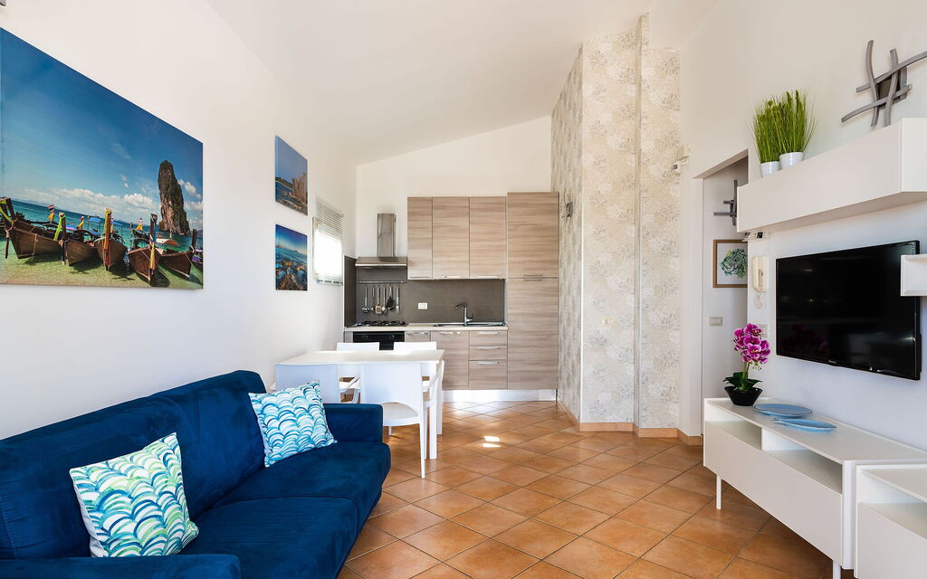 Anny - : Dining Room, Kitchen, Living Room