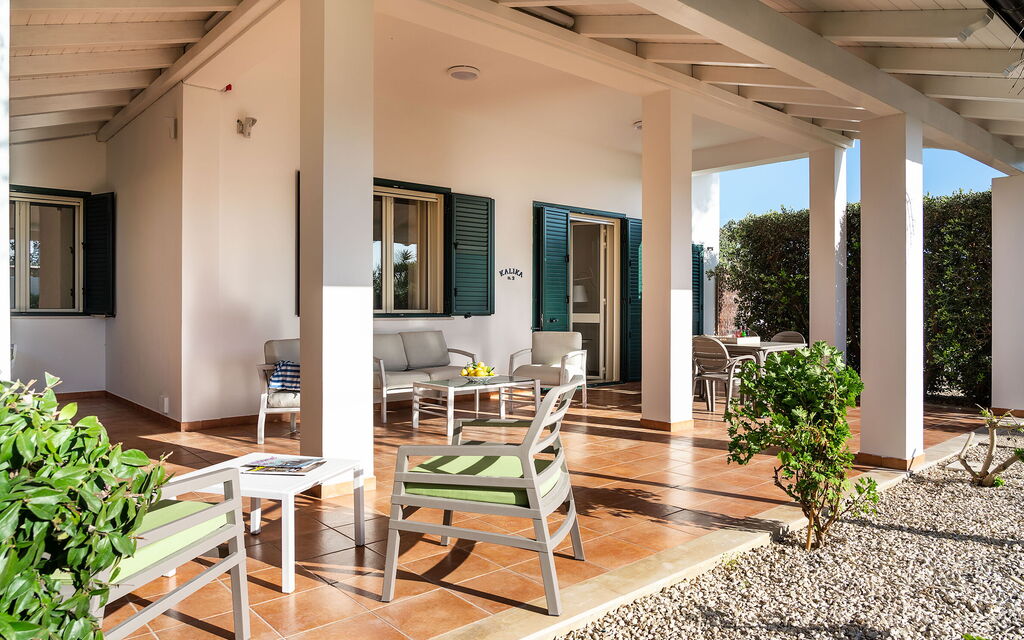 Anny: Building Exterior, Garden