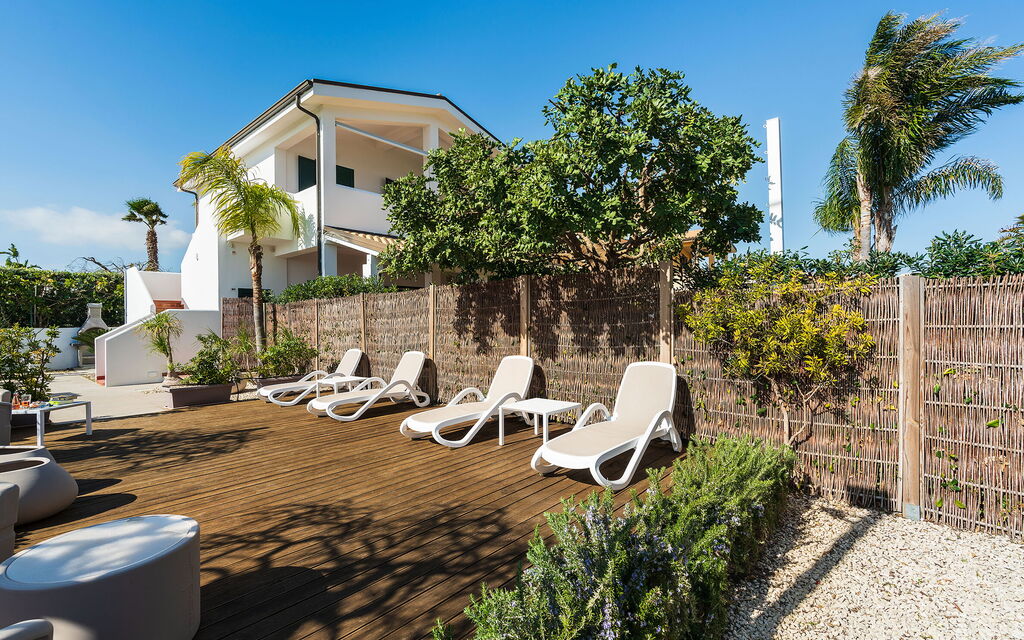 Anny: Building Exterior, Garden