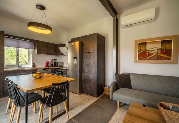 Villa Eftychia: Гостиная, Кухня, Столовая