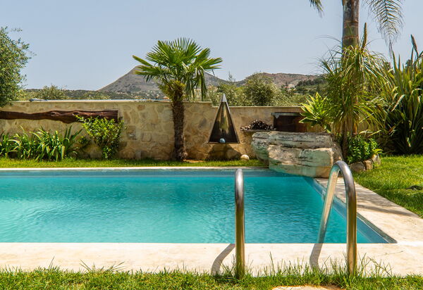 Villa Eftychia: бассейн, Взгляды, Открытый