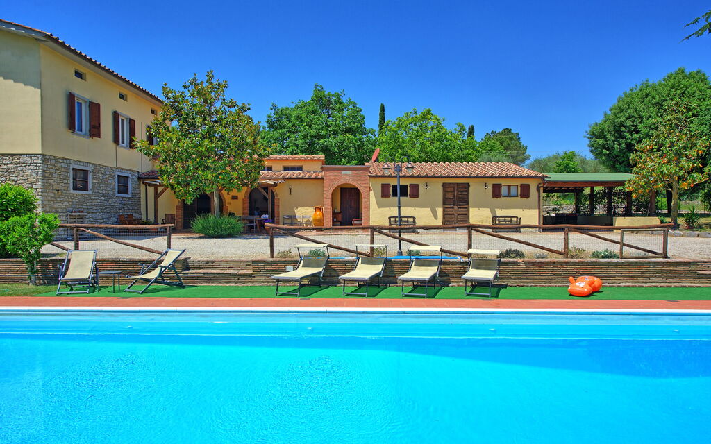 Zeffiro: Building Exterior, Pool, Summer