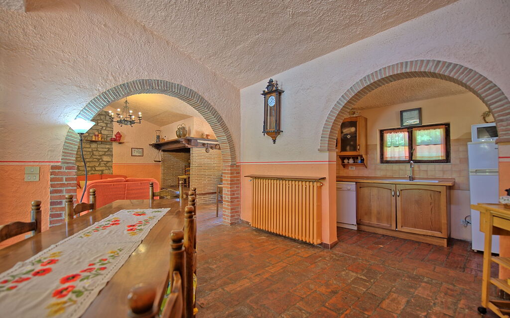 Zeffiro: Dining Room, Kitchen