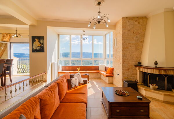 Villa Dinos: Vardagsrum