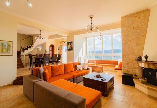 Villa Dinos: Vardagsrum