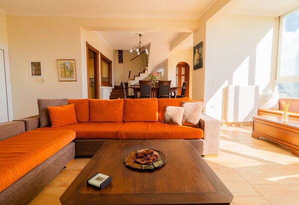 Villa Dinos: Vardagsrum