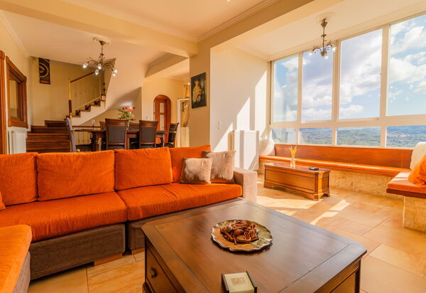 Villa Dinos: Vardagsrum