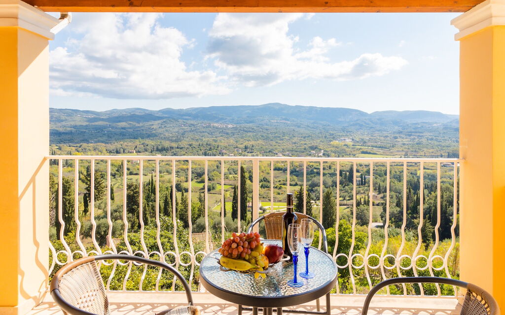 Villa Dinos: Balkong / terrass / uteplats