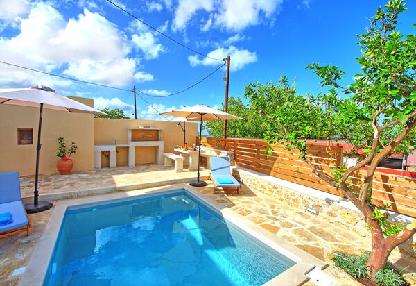 Villa Vicilla: бассейн, Открытый