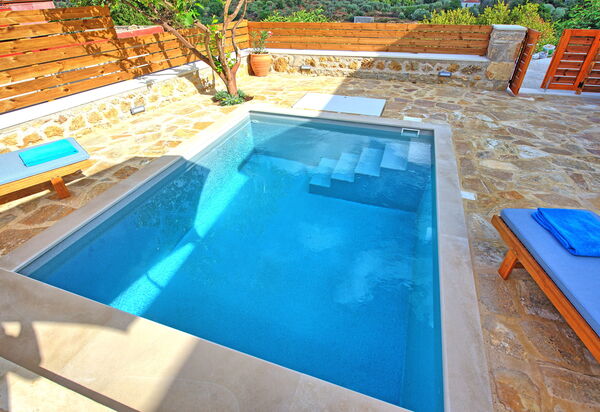 Villa Vicilla: бассейн, Открытый