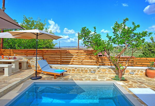 Villa Vicilla: бассейн, Открытый