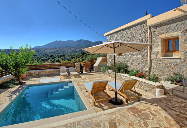 Villa Vicilla: бассейн, Открытый