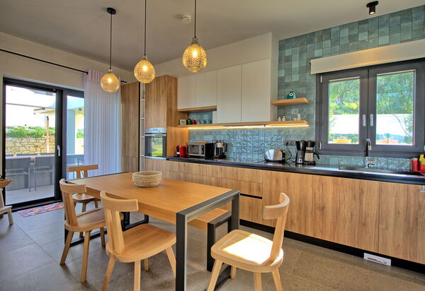 Villa Ebellina: Dining Room, Kitchen