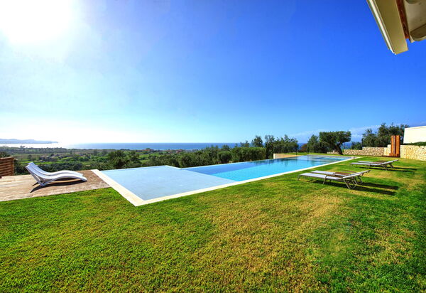 Villa Ebellina: Garden, Pool