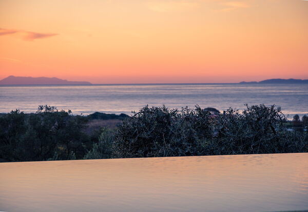 Villa Ebellina: Pool, Scenic View