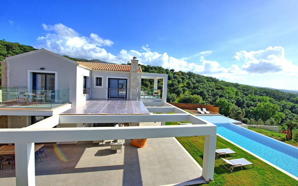 Villa Ebellina: slå samman, Utomhus