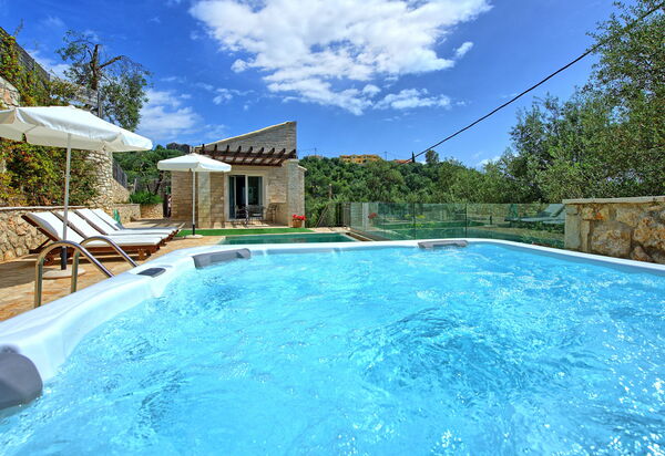 Villa Jacaranda: Schwimmbad