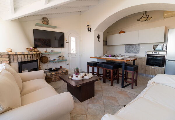 Beach Villa Athanasia: Dining Room, Kitchen, Living Room