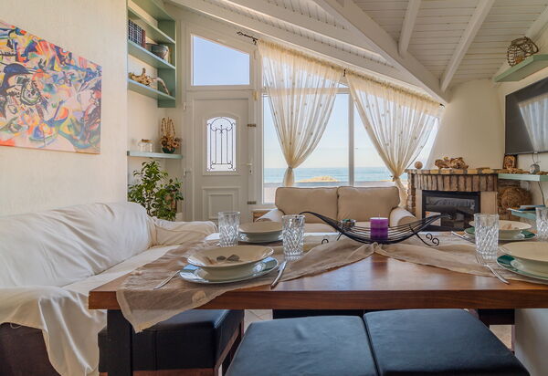 Beach Villa Athanasia: Dining Room, Living Room