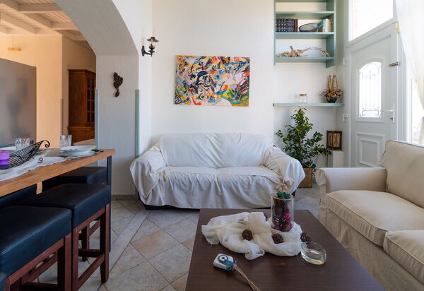 Beach Villa Athanasia: Living Room