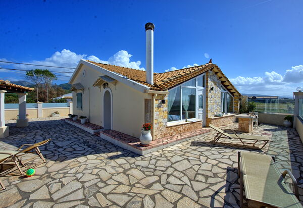 Beach Villa Athanasia: Outdoor