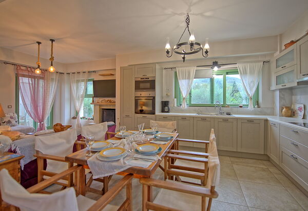 Villa Elaia: Dining Room, Kitchen