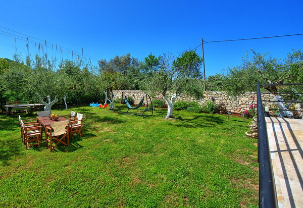 Villa Elaia: Garden, Outdoor