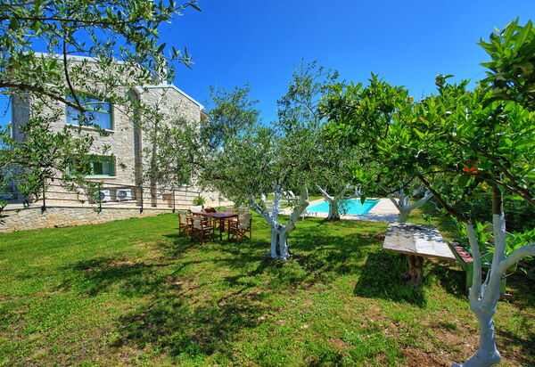 Villa Elaia: Garden, Outdoor