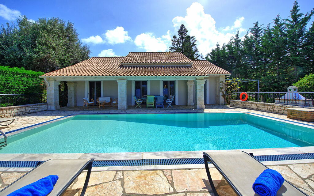 Villa Dimitris: Esterni, Piscina