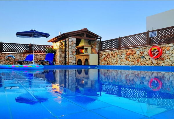 Villa Koules: бассейн, Лето, Открытый, Сад