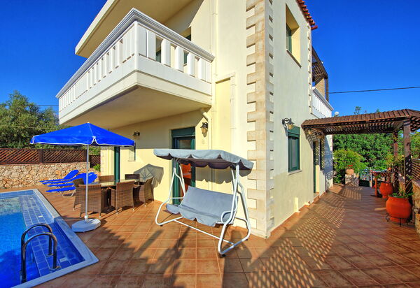 Villa Koules: бассейн, Открытый, Сад