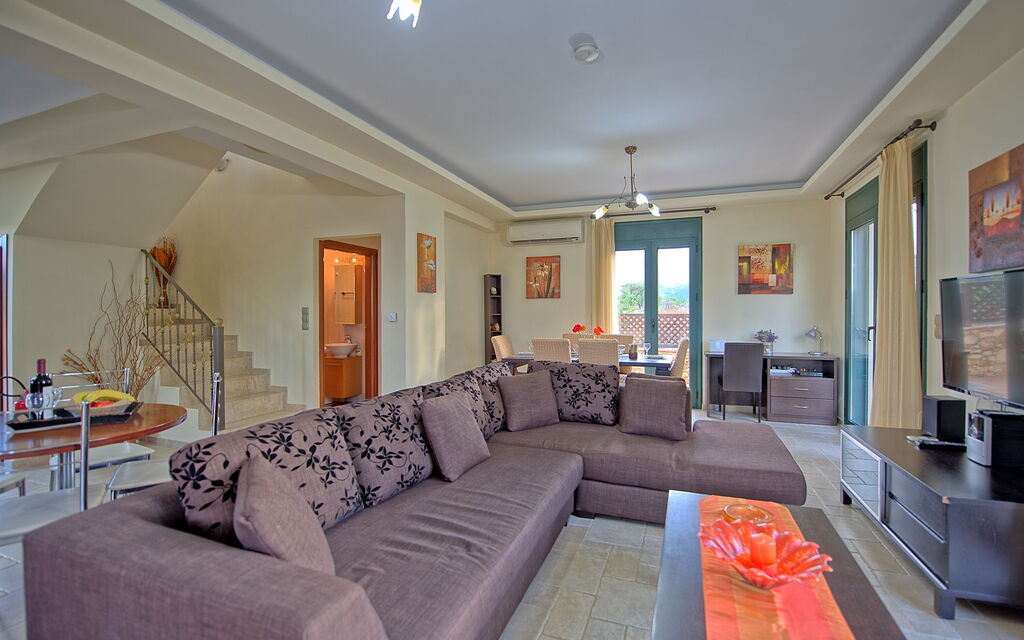 Villa Koules: Гостиная