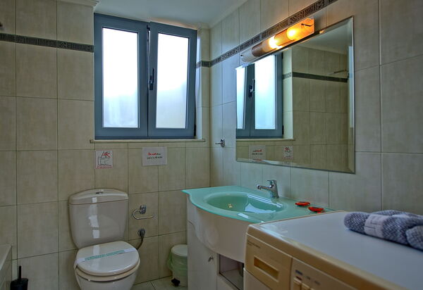 Houses By The Sea: Salle de bain