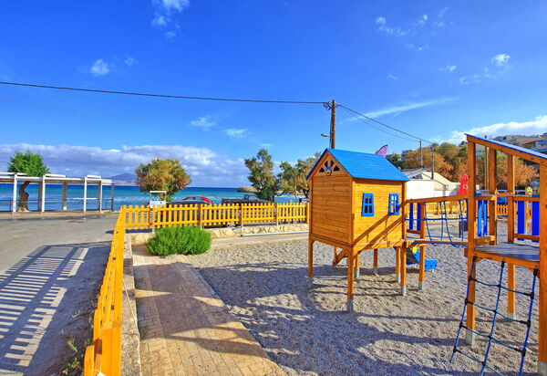 Houses By The Sea: Extérieur, Vues