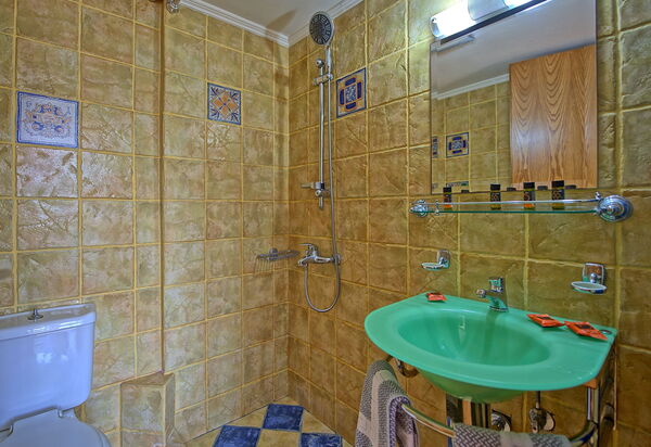 Houses By The Sea: Salle de bain