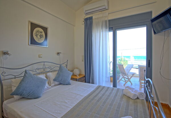 Houses By The Sea: chambre à coucher