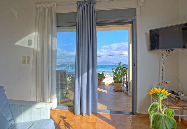 Houses By The Sea: Salon