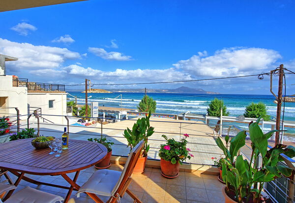 Houses By The Sea: Extérieur, Vues