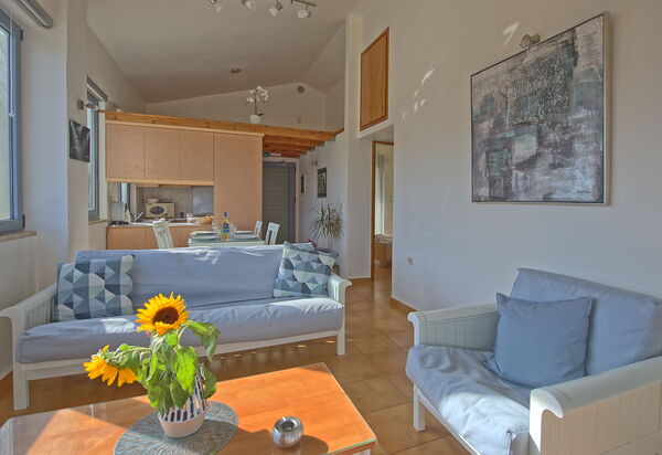 Houses By The Sea: Salon