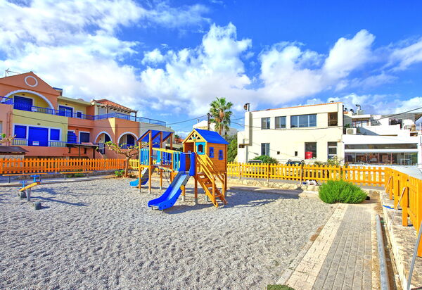 Houses By The Sea: Extérieur