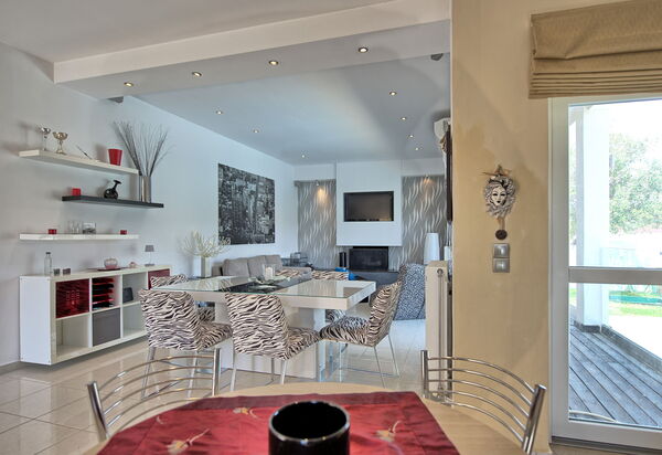 Beach Villa Christina: Lunchrum