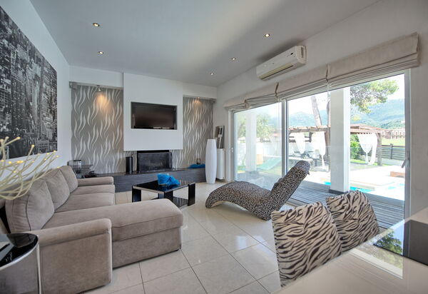 Beach Villa Christina: Vardagsrum