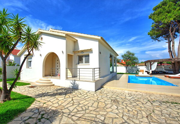 Beach Villa Christina: Exteriör, slå samman, Sommar