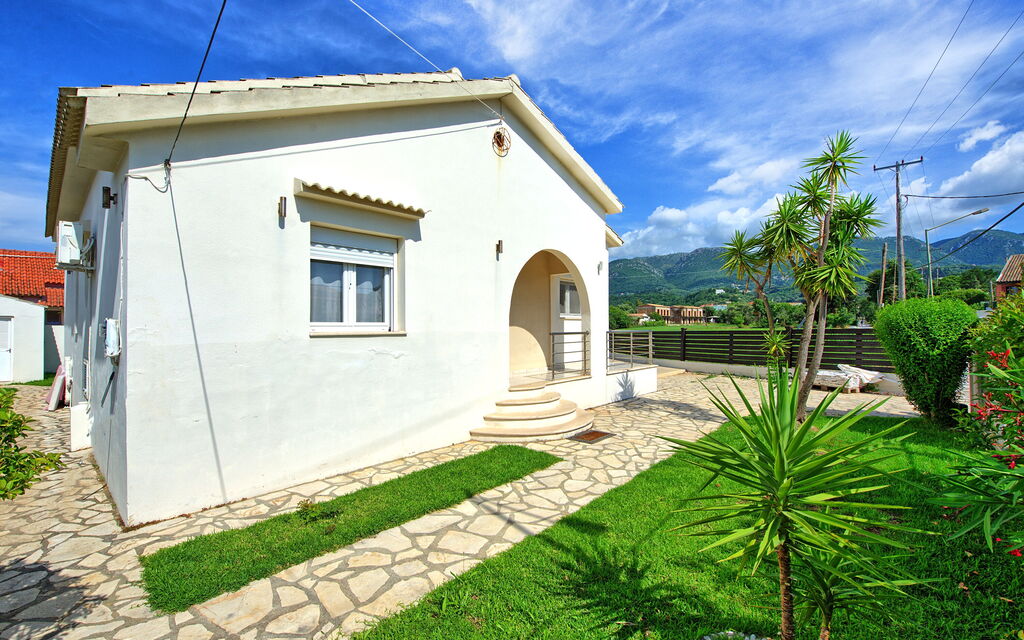 Beach Villa Christina: all'aperto, Esterni, Giardino