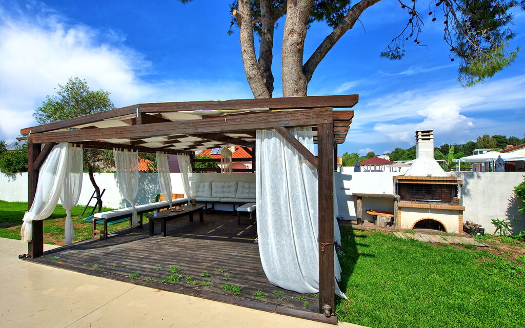 Beach Villa Christina: all'aperto, Giardino