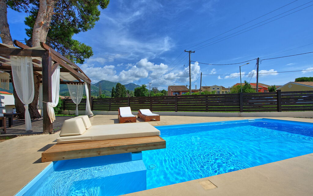 Beach Villa Christina: Piscina