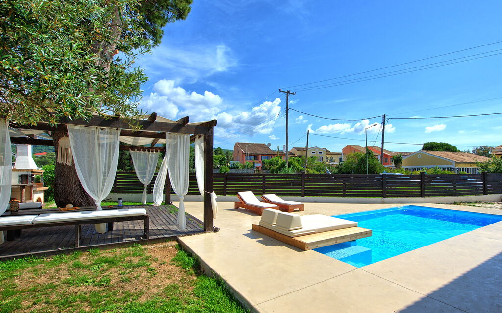 Beach Villa Christina: Piscina